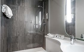 Ibis Milano Centro 3*